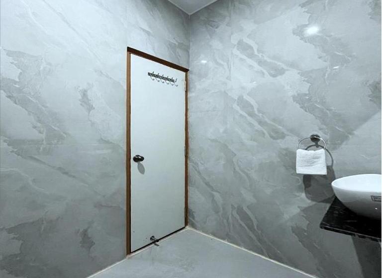 호텔 Vrinda Niddhivan ! Fully Ac, Prem Mandir At Walking Distance ! Just Near The Iskcon Temple   2