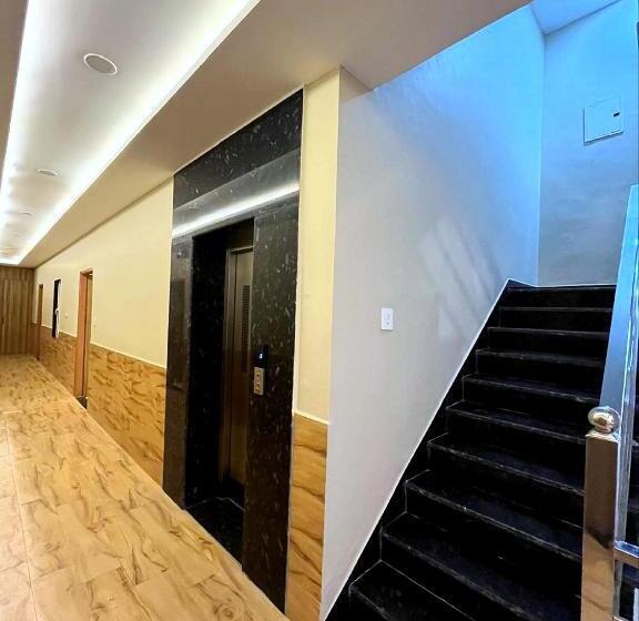 호텔 Vrinda Niddhivan ! Fully Ac, Prem Mandir At Walking Distance ! Just Near The Iskcon Temple   2