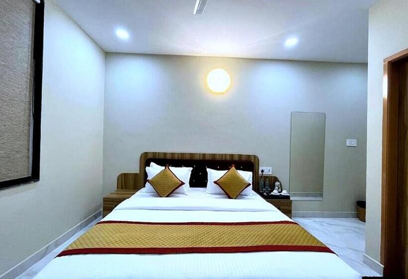 호텔 Vrinda Niddhivan ! Fully Ac, Prem Mandir At Walking Distance ! Just Near The Iskcon Temple   2