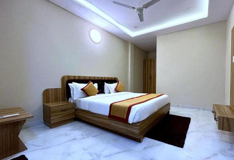 호텔 Vrinda Niddhivan ! Fully Ac, Prem Mandir At Walking Distance ! Just Near The Iskcon Temple   2