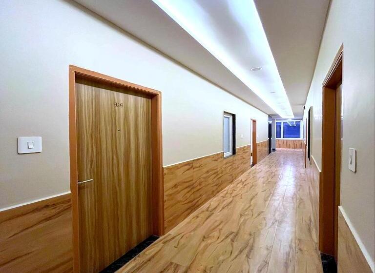 호텔 Vrinda Niddhivan ! Fully Ac, Prem Mandir At Walking Distance ! Just Near The Iskcon Temple   2