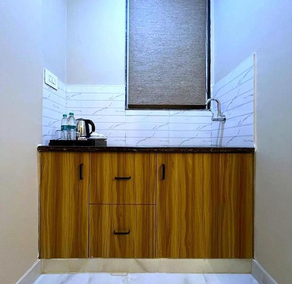 호텔 Vrinda Niddhivan ! Fully Ac, Prem Mandir At Walking Distance ! Just Near The Iskcon Temple   2