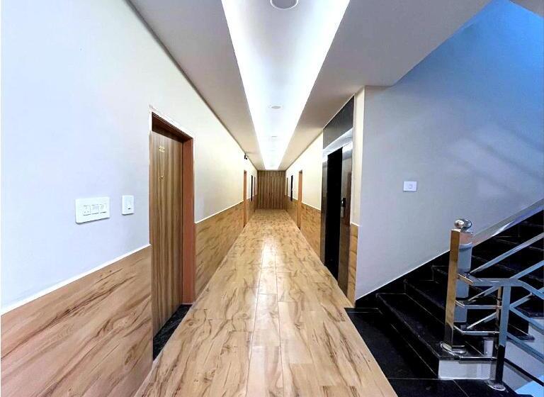 호텔 Vrinda Niddhivan ! Fully Ac, Prem Mandir At Walking Distance ! Just Near The Iskcon Temple   2