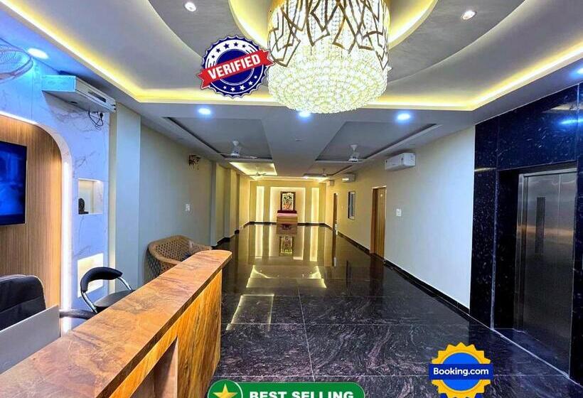 호텔 Vrinda Niddhivan ! Fully Ac, Prem Mandir At Walking Distance ! Just Near The Iskcon Temple   2