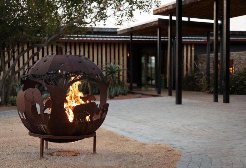 בית מלון כפרי Ximuwu Safari Lodge