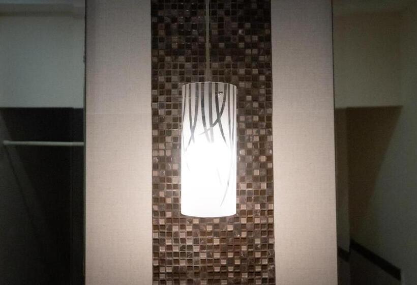 Infinity Suites Habitación Triple 105