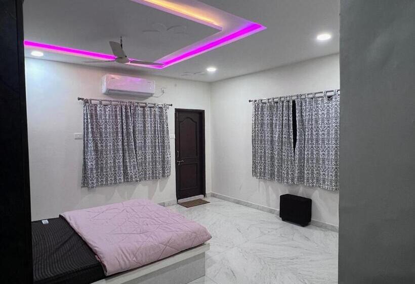 펜션 Arshiv S Mansion