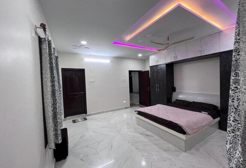 펜션 Arshiv S Mansion