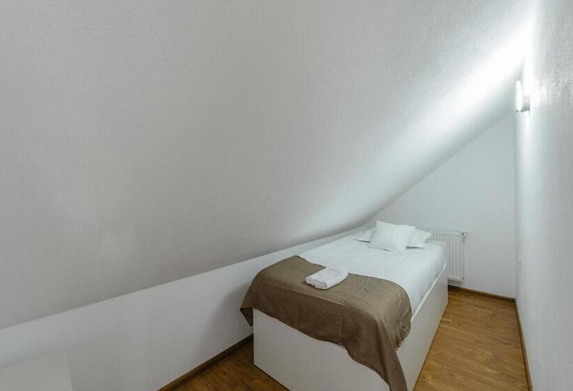 פנסיון Casa Perla Vlădesei