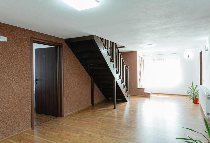 بنسيون Casa Perla Vlădesei