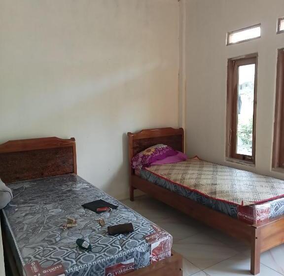 پانسیون D Flores Guest House