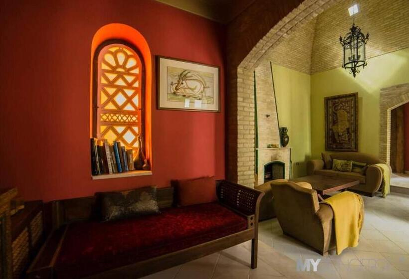 פנסיון Dar Tozria