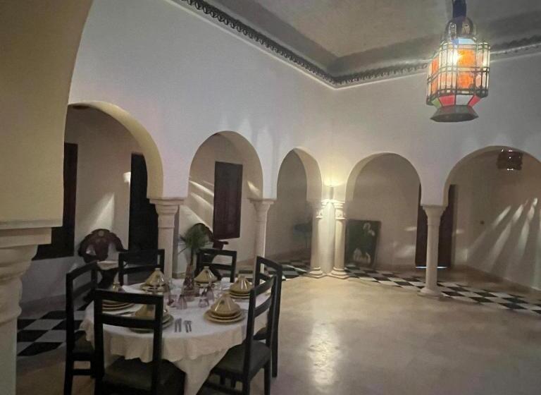 פנסיון Dar Tozria