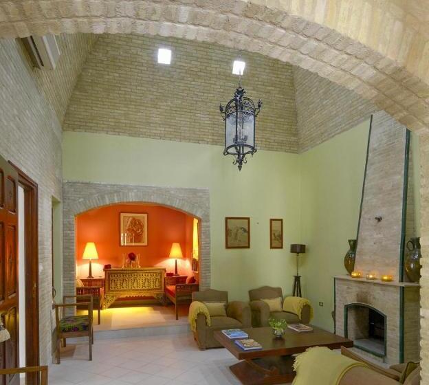 פנסיון Dar Tozria