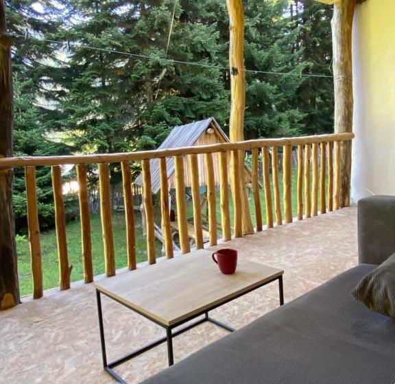 پانسیون Family Inn Glola