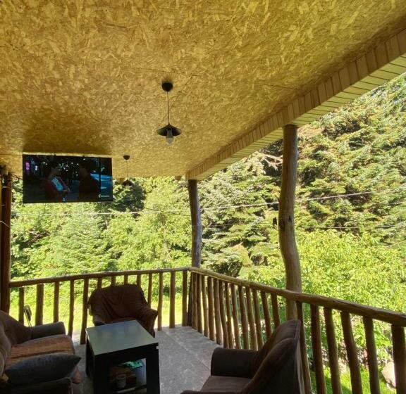 پانسیون Family Inn Glola