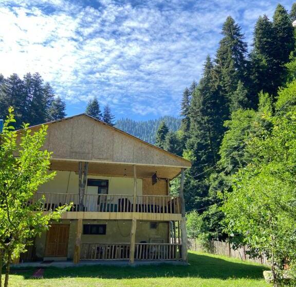 پانسیون Family Inn Glola