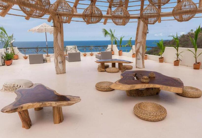 بنسيون Hostal Xeno