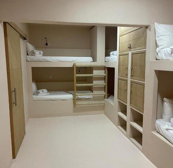 بنسيون Hostal Xeno