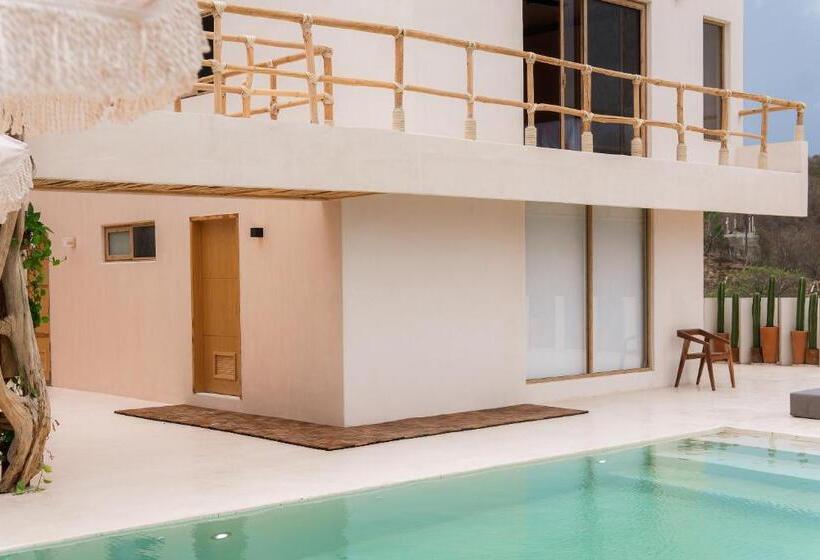 بنسيون Hostal Xeno