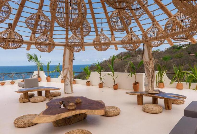 بنسيون Hostal Xeno