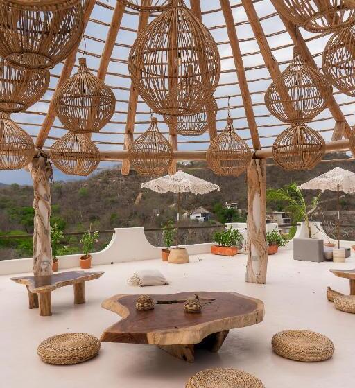 بنسيون Hostal Xeno