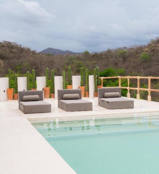 بنسيون Hostal Xeno