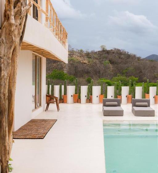 بنسيون Hostal Xeno