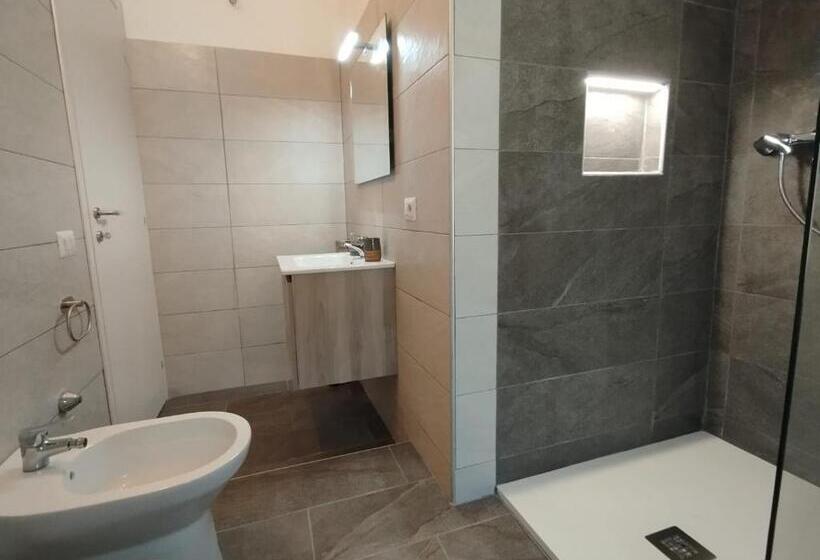 ペンション Kalon Brion House