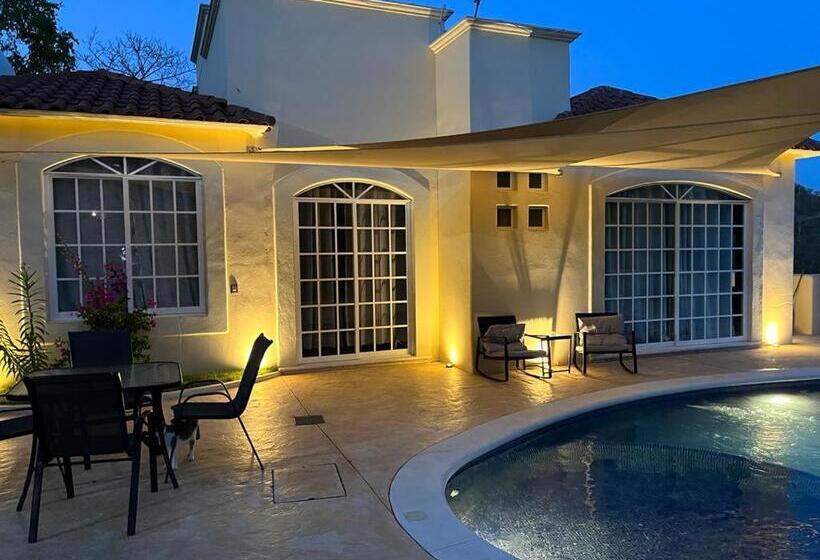 Пансион Leopolds Village