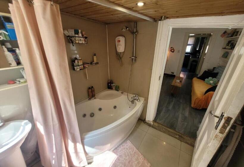 Пансион Locke & Quay Exclusive Rooms