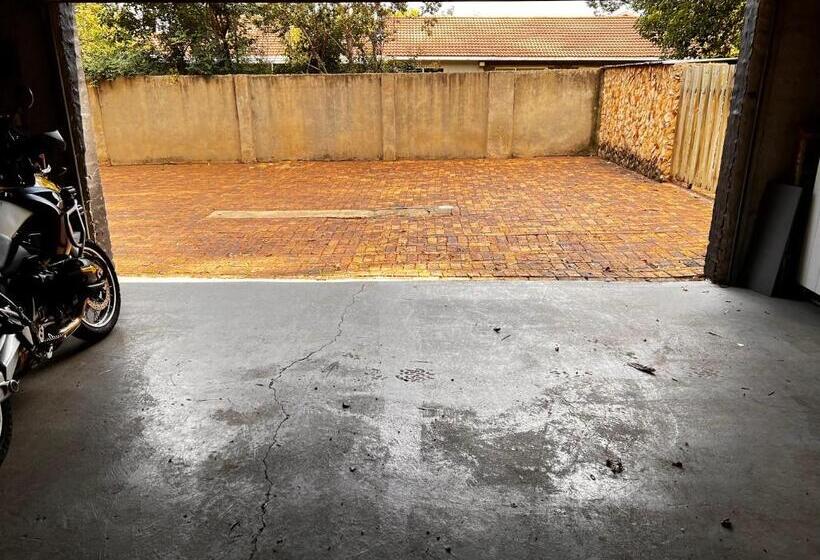 פנסיון Mitchell Bank Hideaway