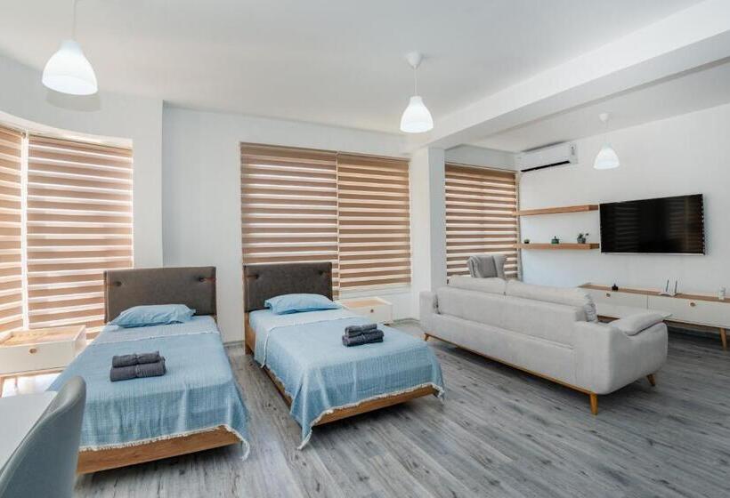 Пансион Nicosia Suites