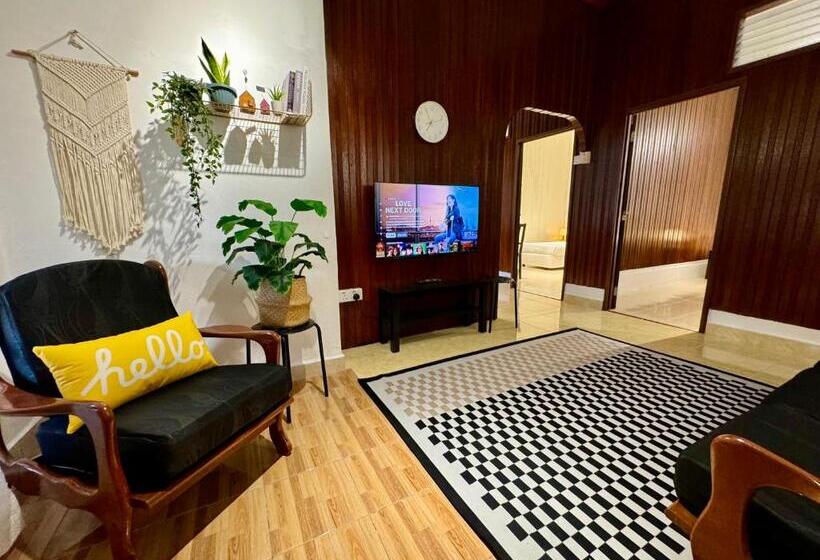 膳宿费 Rumah Jambu Manis Netflix,free Wifi, 3 Minutes To Kuala Berang