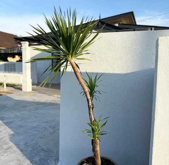 膳宿费 Rumah Jambu Manis Netflix,free Wifi, 3 Minutes To Kuala Berang