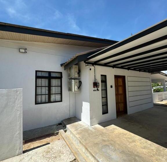 膳宿费 Rumah Jambu Manis Netflix,free Wifi, 3 Minutes To Kuala Berang