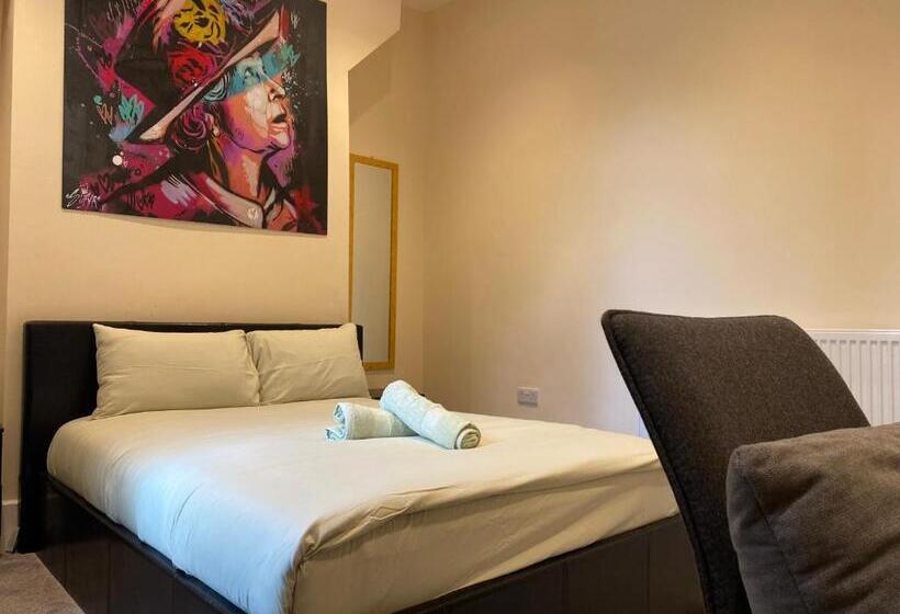 بنسيون Springfield Guesthouse   Blackburn