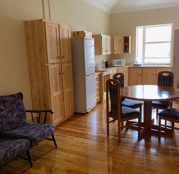 פנסיון St Luke S Retreat Centre And Guest House