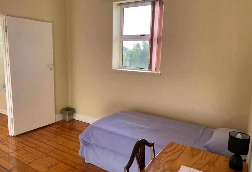 פנסיון St Luke S Retreat Centre And Guest House