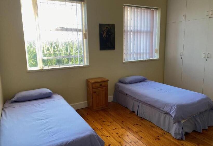 פנסיון St Luke S Retreat Centre And Guest House