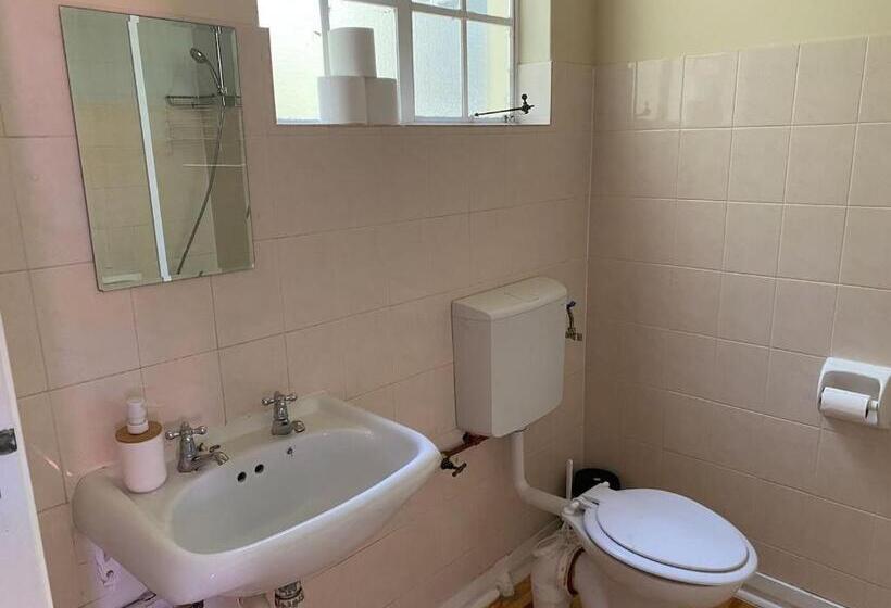 פנסיון St Luke S Retreat Centre And Guest House