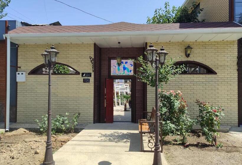 پانسیون The Oldman House