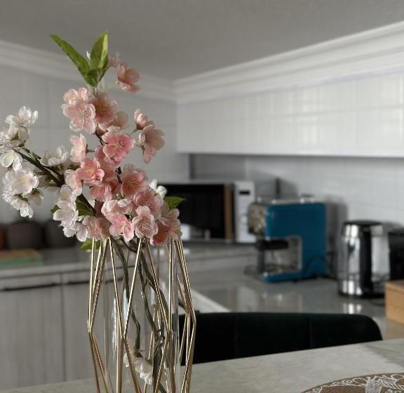 پانسیون The Oldman House