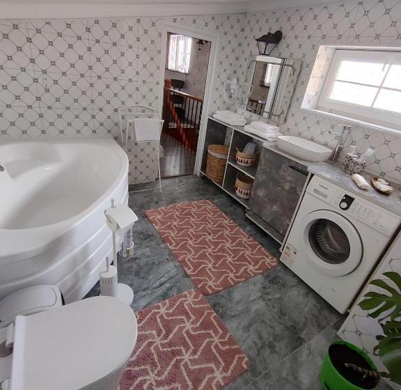 پانسیون The Oldman House