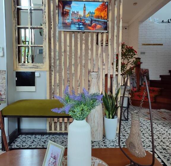 پانسیون The Oldman House