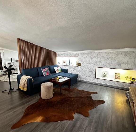 پانسیون The Oldman House