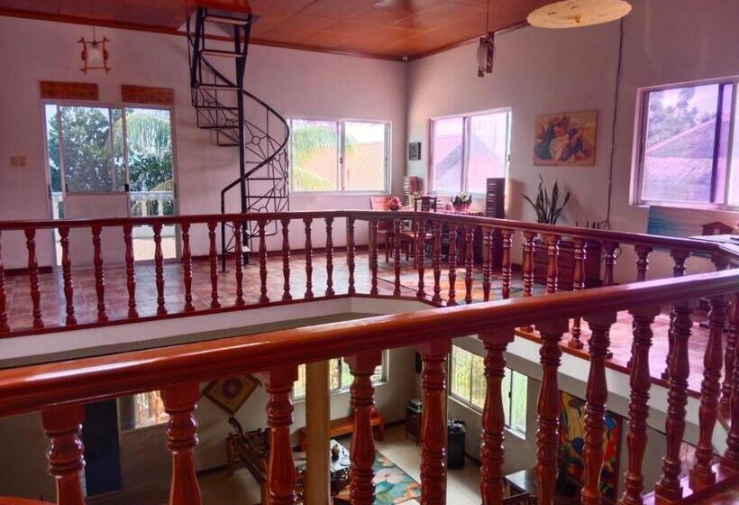 پانسیون Titanic By Hiverooms