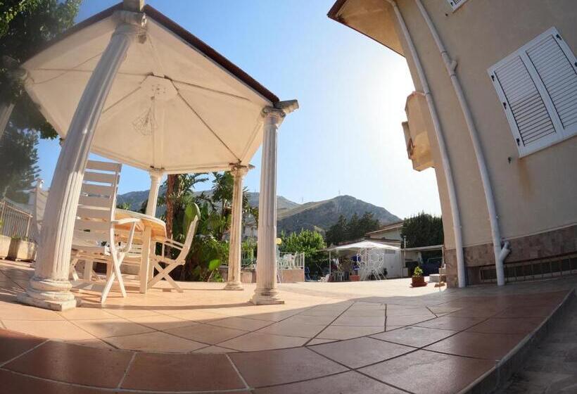 פנסיון Villa Esperide