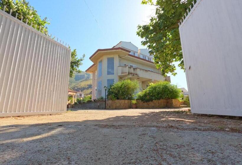 פנסיון Villa Esperide