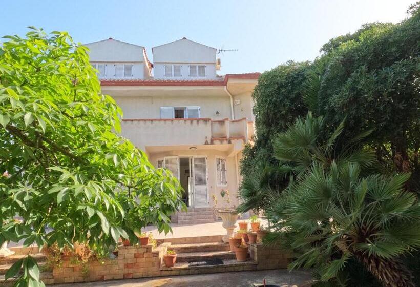 פנסיון Villa Esperide